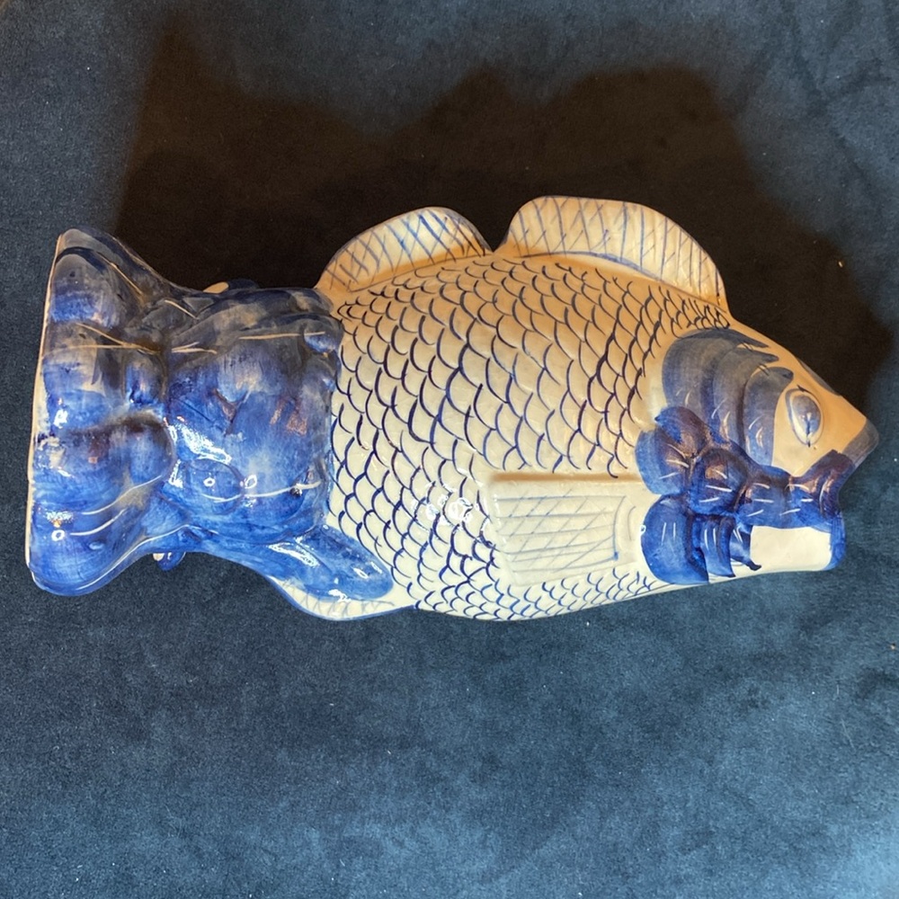 Fish vase•ceramic•made in the People’s Republic of China of China•blue & white - Picture 3 of 7